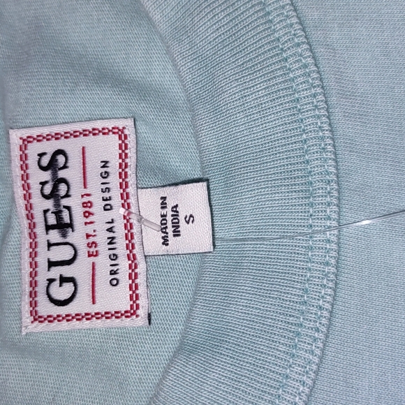 Guess Tshirt - Picture 5 of 8